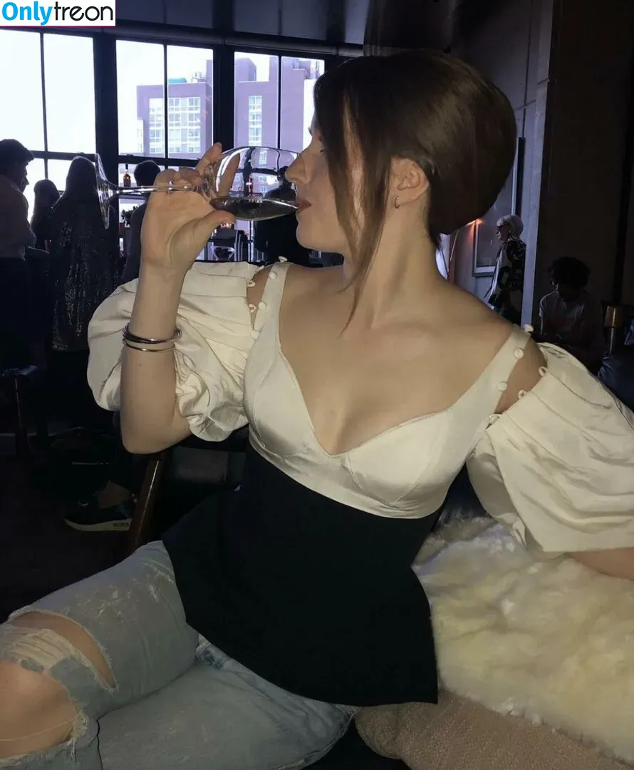 Kaitlyn Dever nude photo #0042 (KaitlynDever)