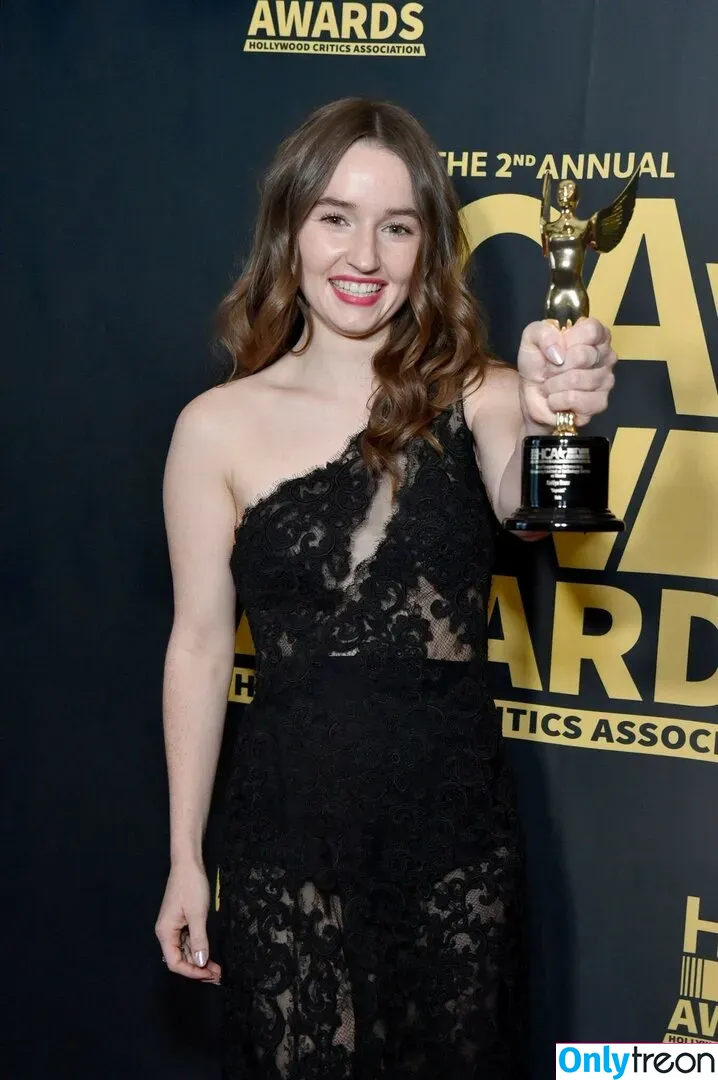 Kaitlyn Dever nude photo #0140 (KaitlynDever)