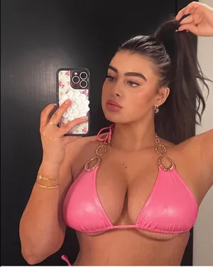 Kalani Hilliker / kalanihilliker nude photo #0117