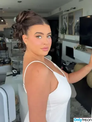 Kalani Hilliker / kalanihilliker nude photo #0672