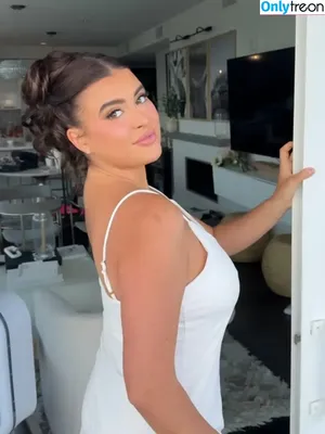 Kalani Hilliker / kalanihilliker nude photo #0673