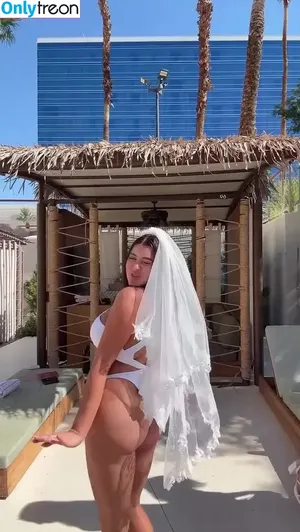 Kalani Hilliker / kalanihilliker nude photo #0709