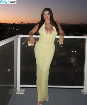 Kalani Hilliker / kalanihilliker nude photo #0720