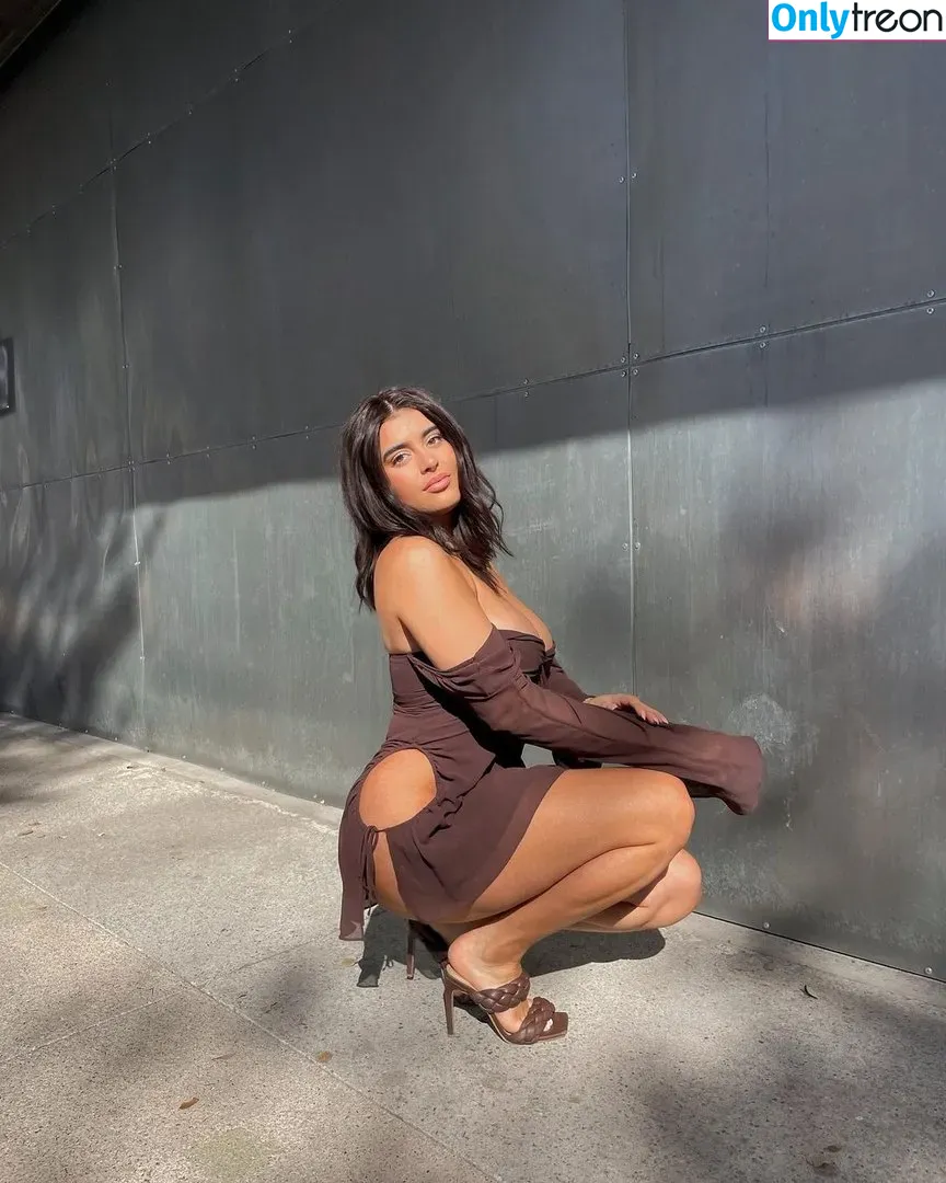Kalani Hilliker nude photo #0010 (kalanihilliker)