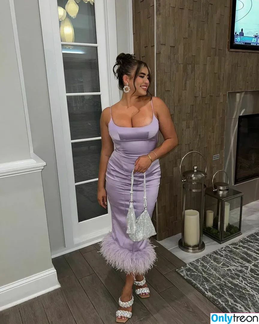 Kalani Hilliker nude photo #0046 (kalanihilliker)