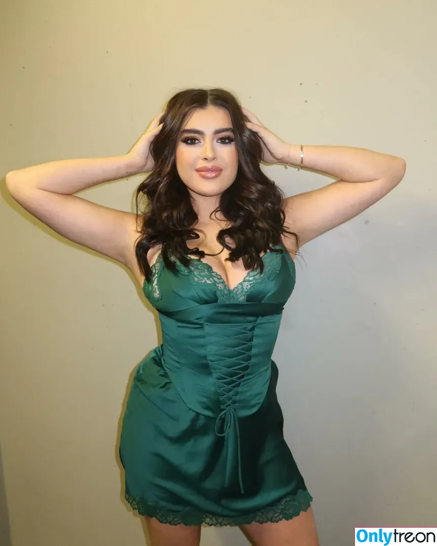 Kalani Hilliker nude photo #0075 (kalanihilliker)