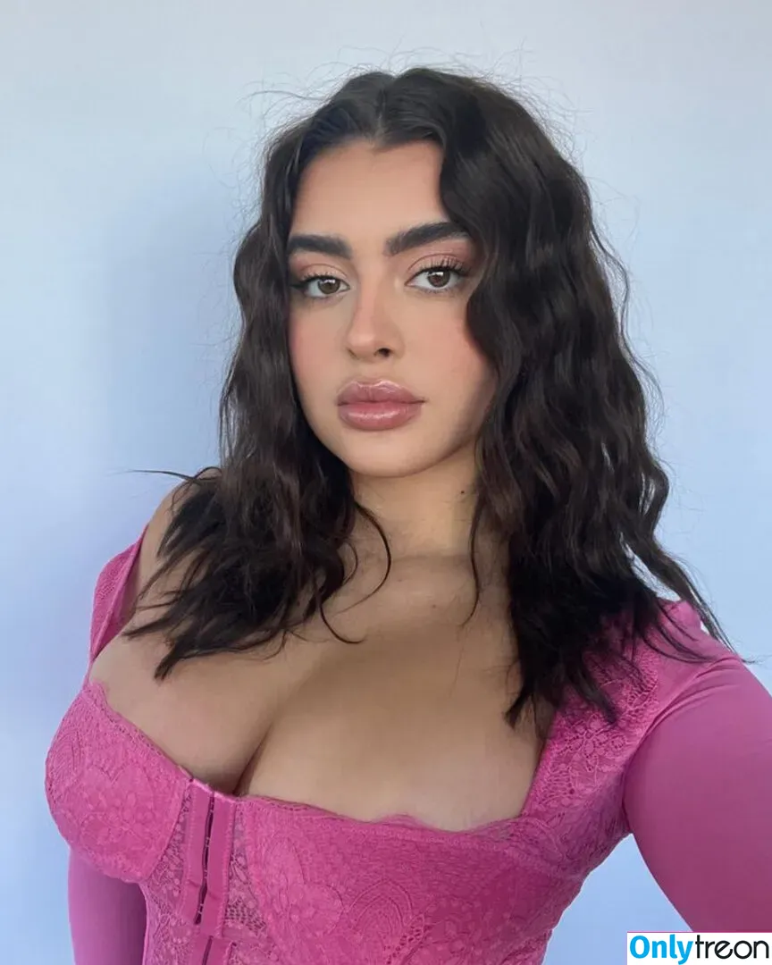 Kalani Hilliker nude photo #0077 (kalanihilliker)