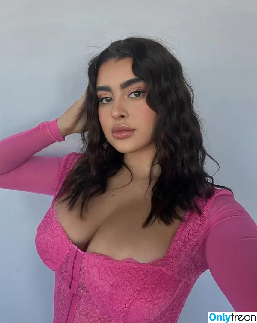 Kalani Hilliker nude photo #0078 (kalanihilliker)