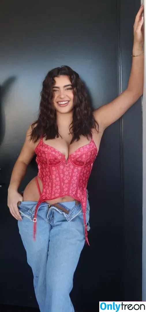 Kalani Hilliker nude photo #0081 (kalanihilliker)