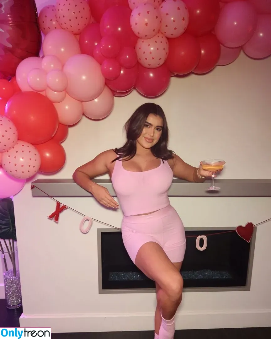 Kalani Hilliker nude photo #0090 (kalanihilliker)