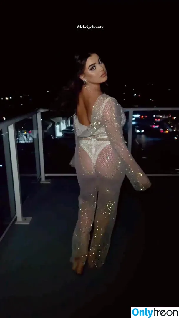 Kalani Hilliker nude photo #0102 (kalanihilliker)