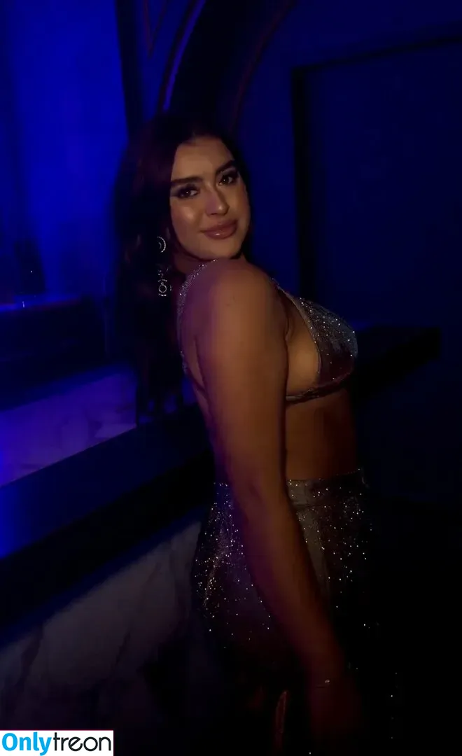 Kalani Hilliker nude photo #0126 (kalanihilliker)