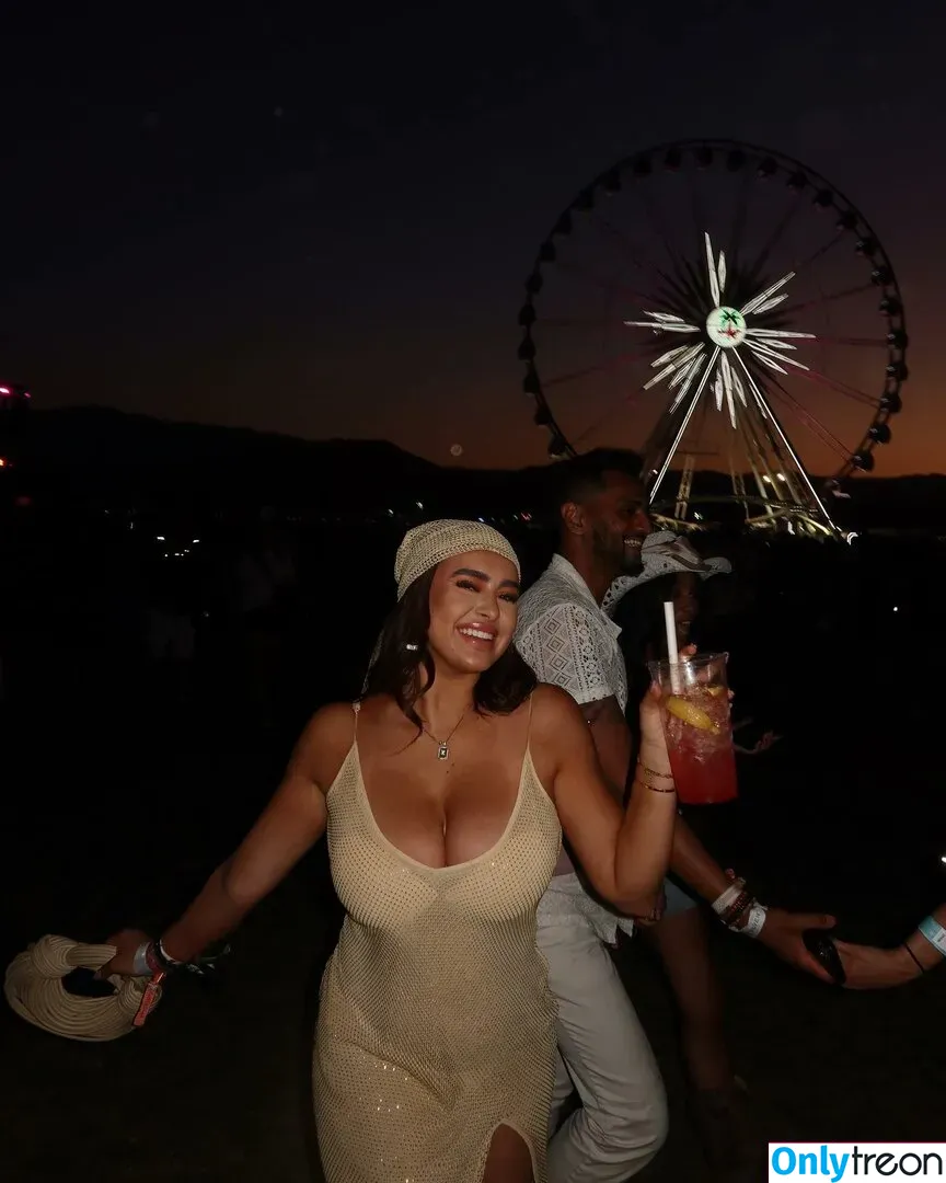 Kalani Hilliker nude photo #0143 (kalanihilliker)