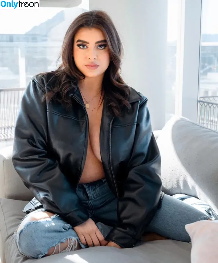 Kalani Hilliker nude photo #0162 (kalanihilliker)
