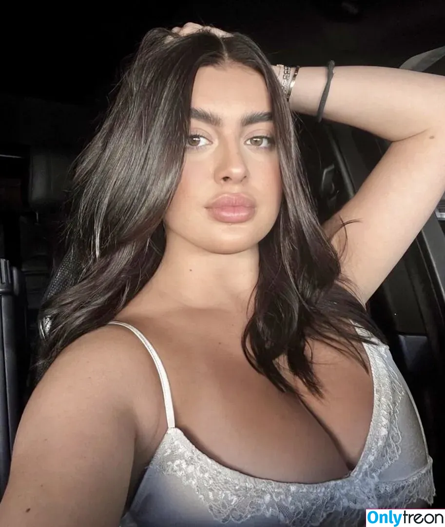 Kalani Hilliker nude photo #0175 (kalanihilliker)
