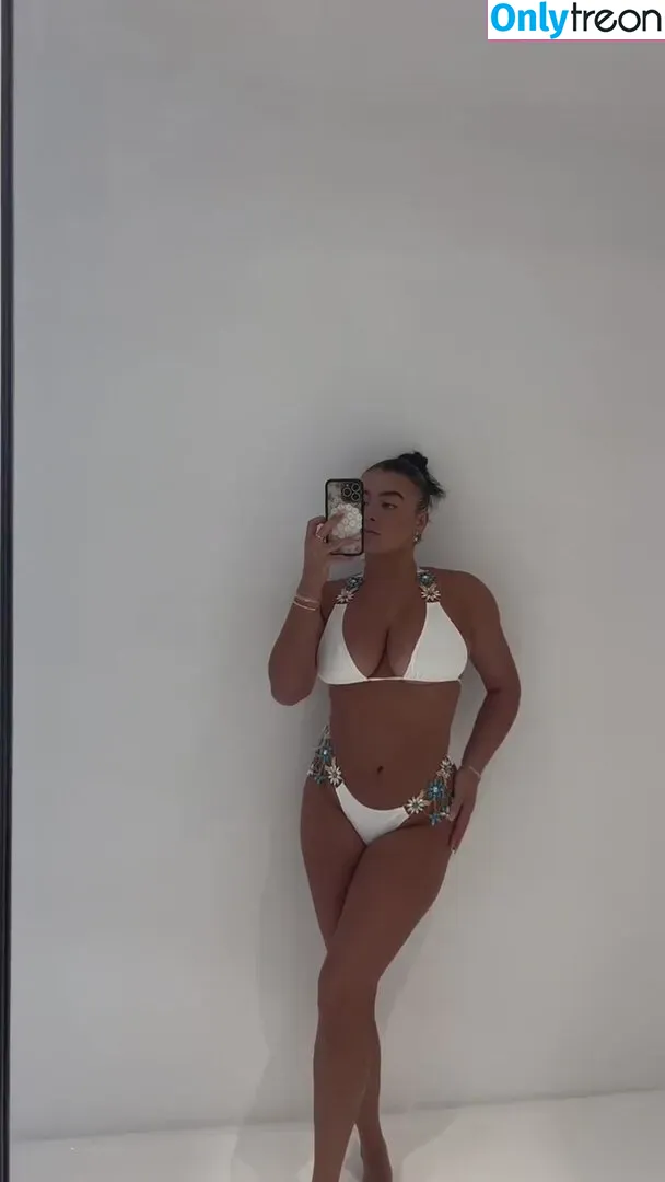 Kalani Hilliker nude photo #0200 (kalanihilliker)