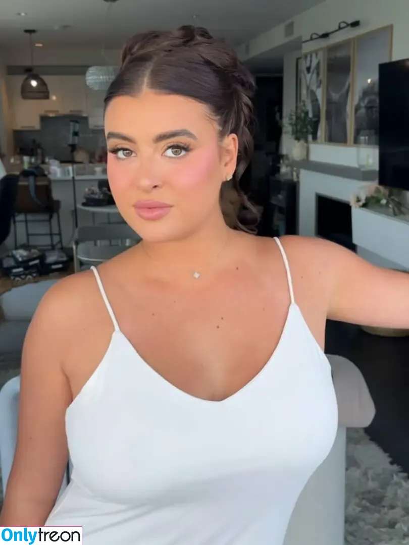Kalani Hilliker nude photo #0676 (kalanihilliker)