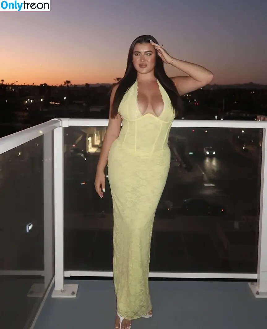 Kalani Hilliker nude photo #0719 (kalanihilliker)