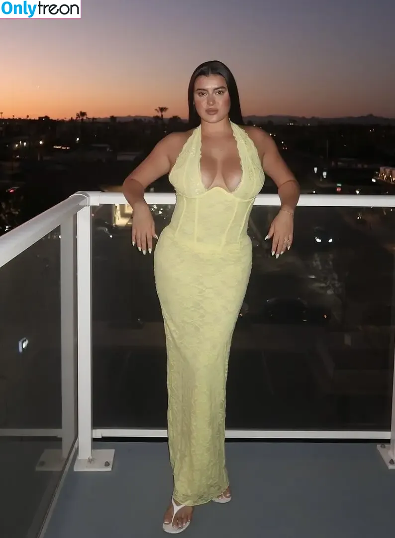 Kalani Hilliker nude photo #0721 (kalanihilliker)