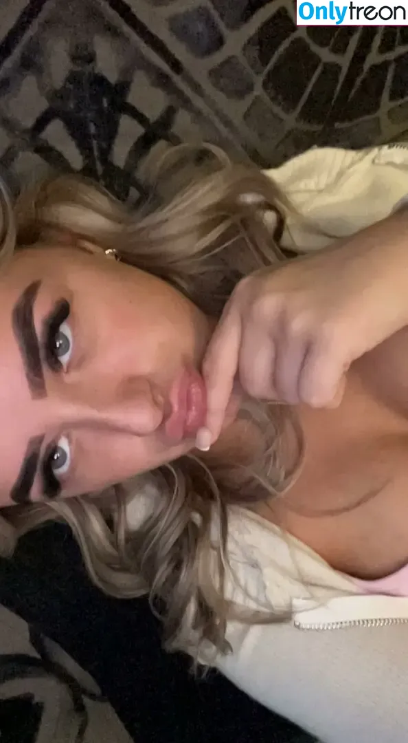 Kalicia nude photo #0017 (kaliciaa / psychickalicia)