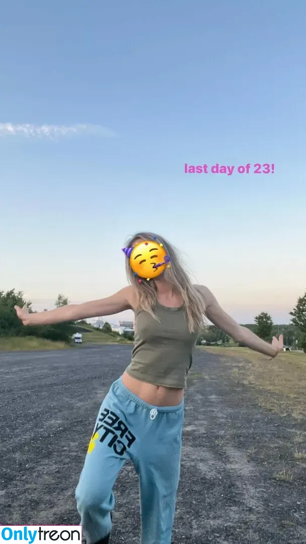 Kamilla Kowal nude photo #0005 (kamillakowal / kamillatweeting)