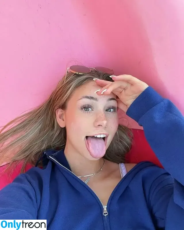 Kara Czapiga nude photo #0019 (Kmczapiga)