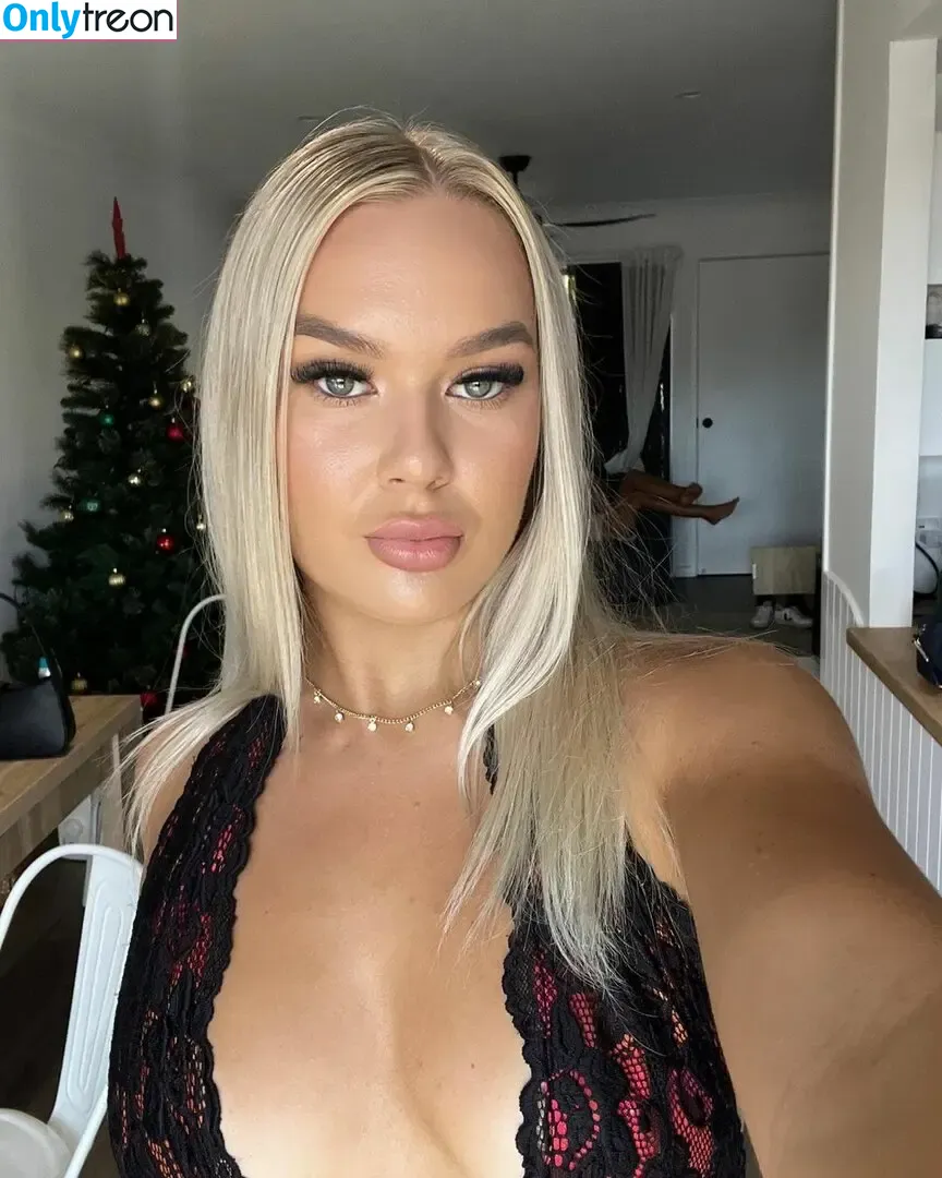 Kara Mia Van Pletzen nude photo #0062 (karavanpletzen)