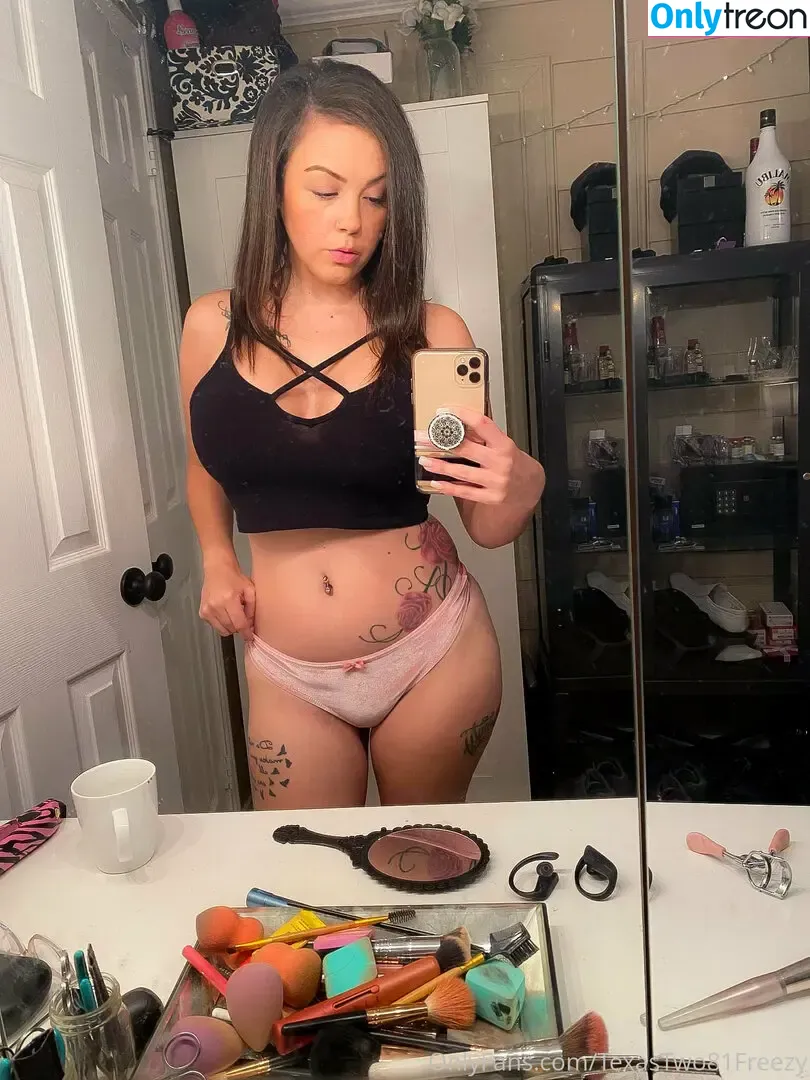 karahtxhotwife nude photo #0037 (karahtxhotwife)