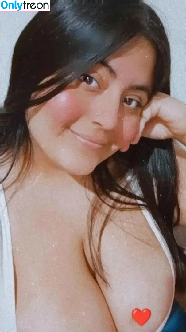 Karen Cornejo nude photo #0001 (karencitaa24_)