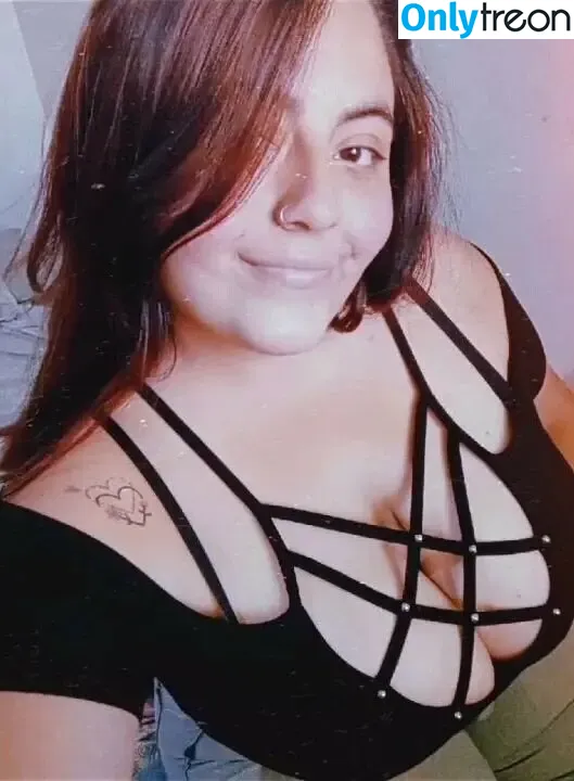Karen Cornejo nude photo #0011 (karencitaa24_)