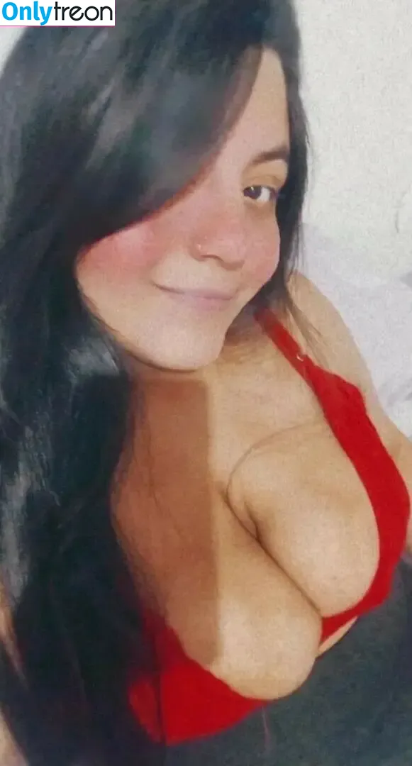 Karen Cornejo nude photo #0016 (karencitaa24_)