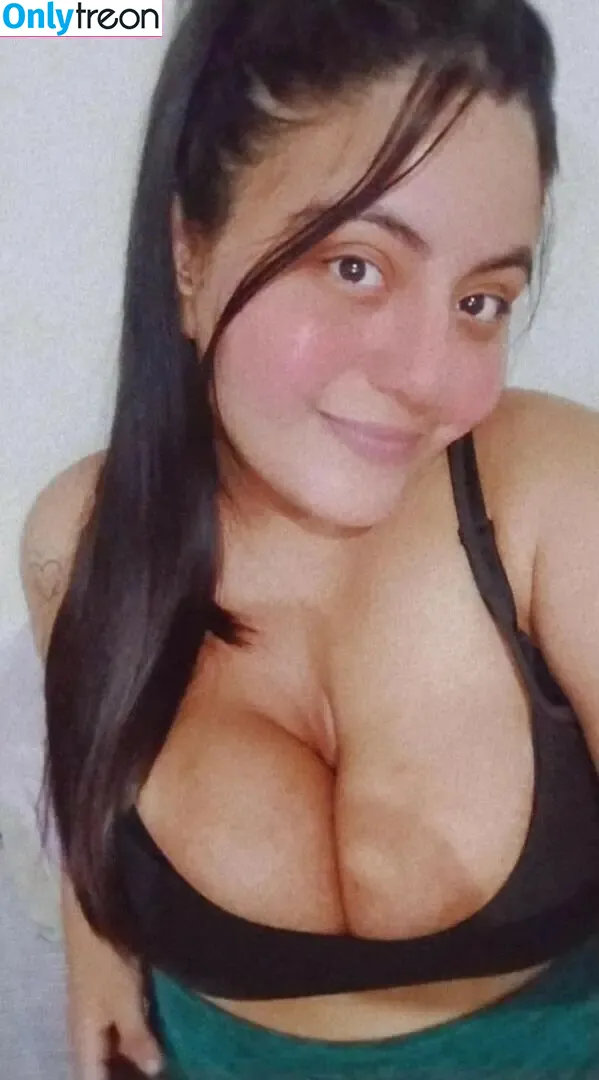 Karen Cornejo nude photo #0019 (karencitaa24_)