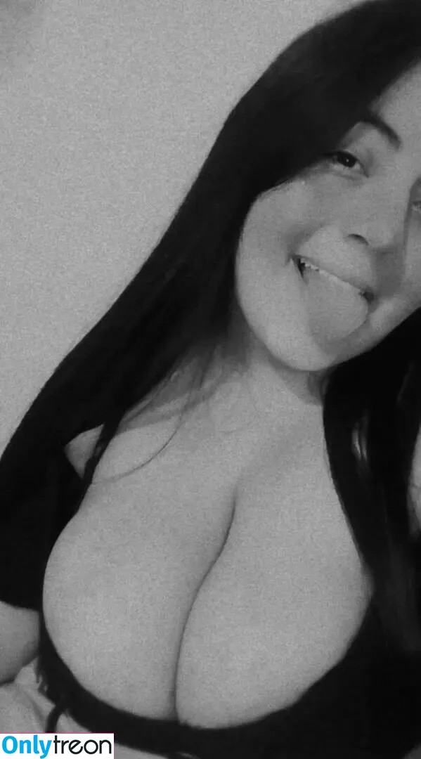 Karen Cornejo nude photo #0022 (karencitaa24_)