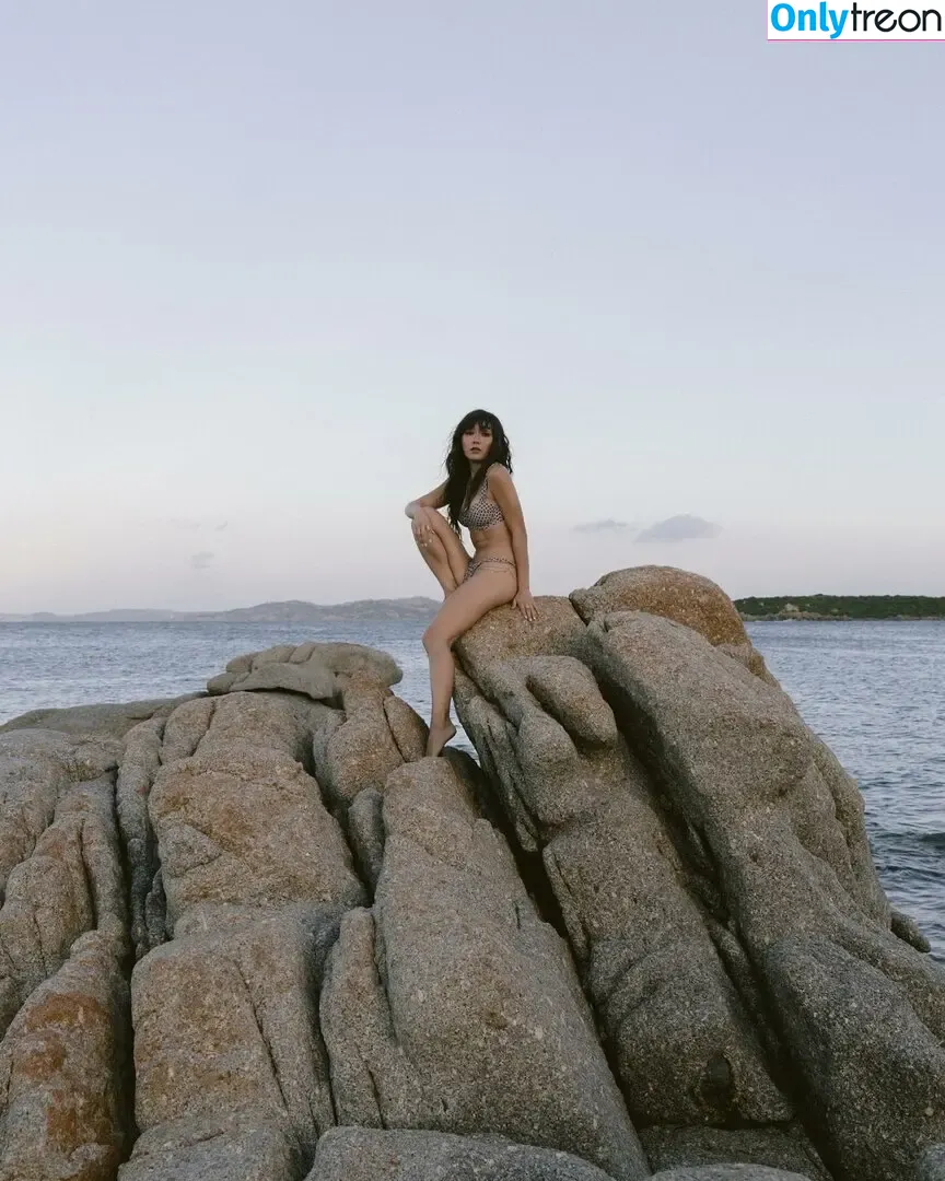 Karen Fukuhara nude photo #0810 (Kimiko / karenfukuhara)