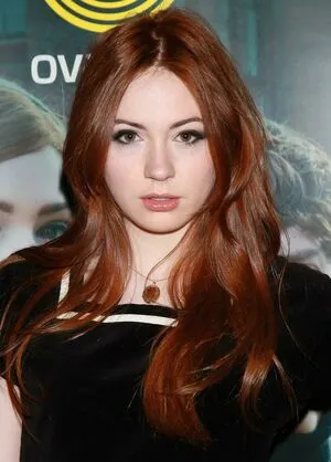 Karen Gillan / karengillan nude photo #0052