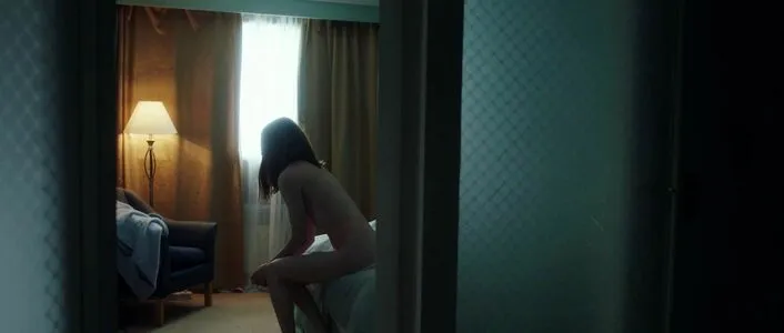 Karen Gillan / karengillan nude photo #0066