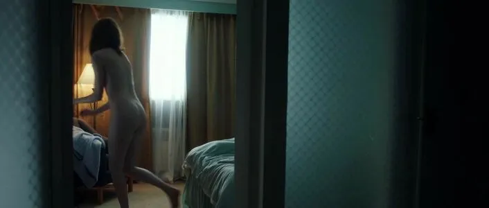 Karen Gillan / karengillan nude photo #0068