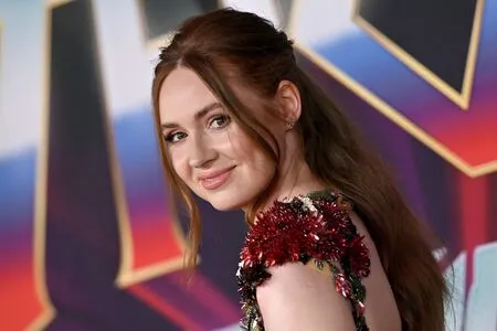 Karen Gillan / karengillan nude photo #0101