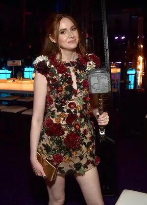 Karen Gillan / karengillan nude photo #0105