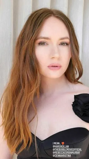 Karen Gillan / karengillan nude photo #0107