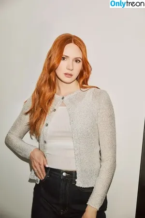 Karen Gillan / karengillan nude photo #0777