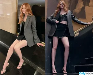 Karen Gillan / karengillan nude photo #0780