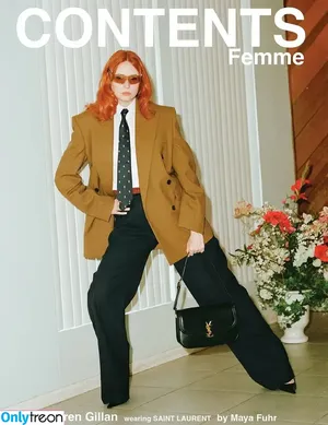 Karen Gillan / karengillan nude photo #0790