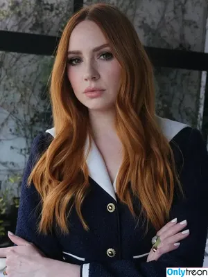 Karen Gillan / karengillan nude photo #0794