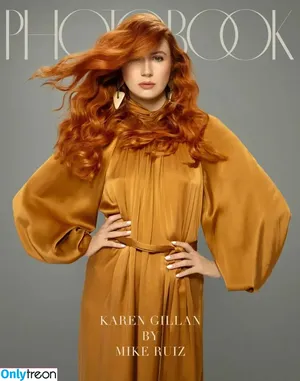 Karen Gillan / karengillan nude photo #0817