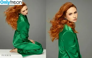 Karen Gillan / karengillan nude photo #0820