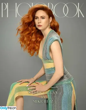 Karen Gillan / karengillan nude photo #0822