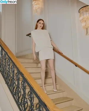 Karen Gillan / karengillan nude photo #0842