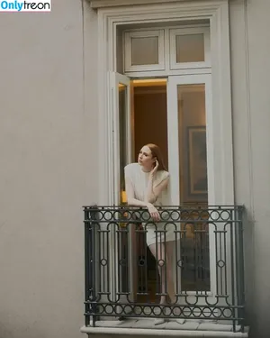 Karen Gillan / karengillan nude photo #0847