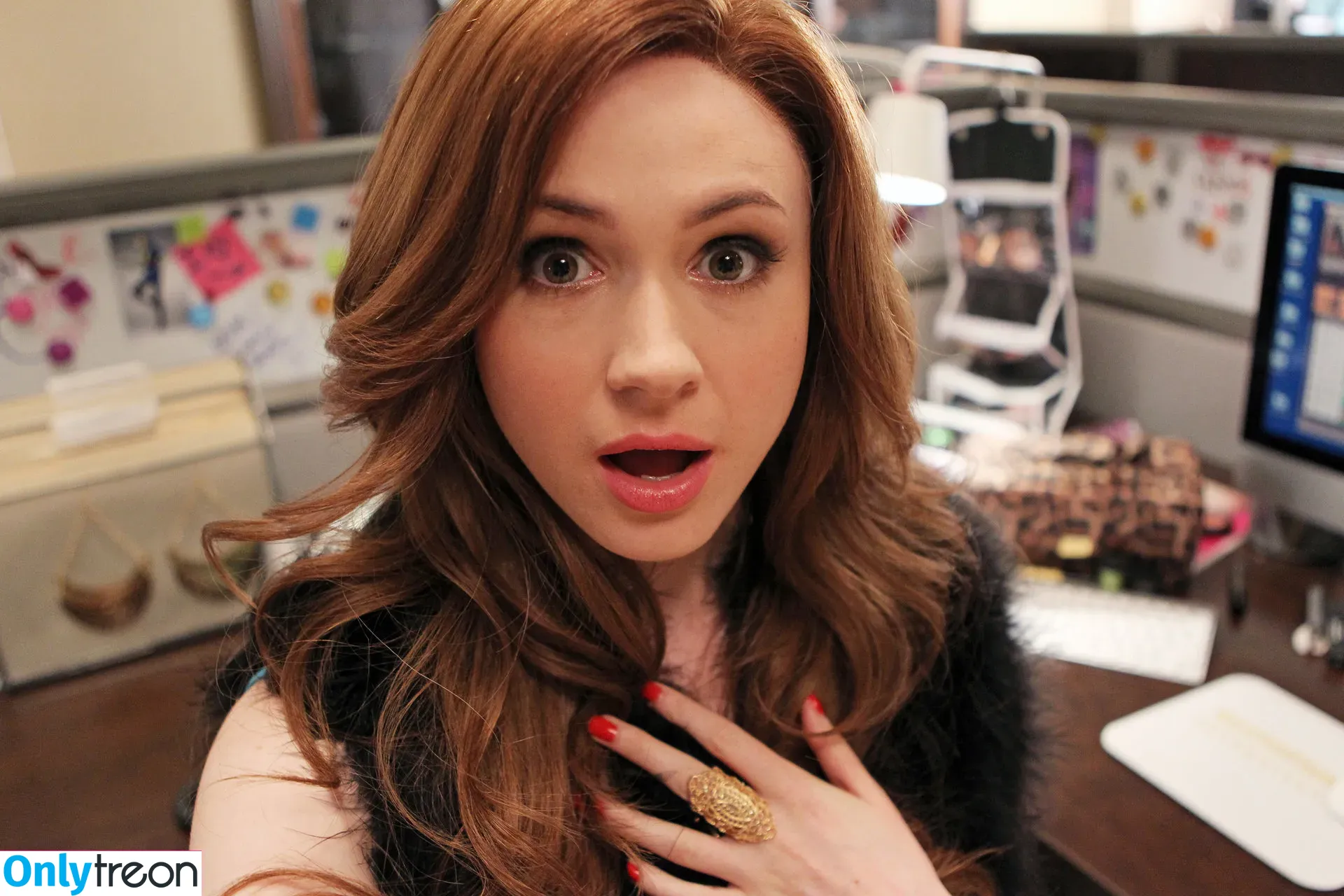 Karen Gillan nude photo #0018 (karengillan)
